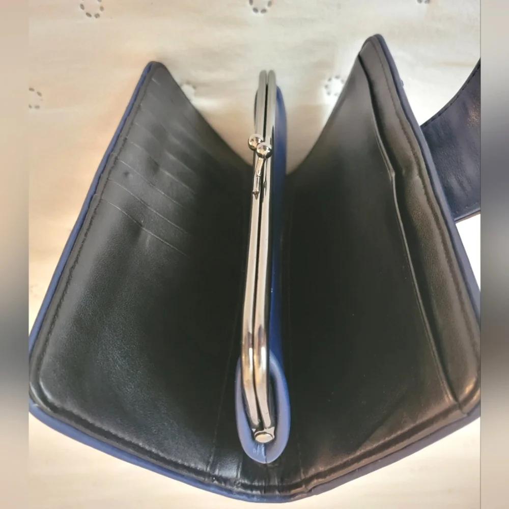 Gwen Stefani L.A.M.B wallet